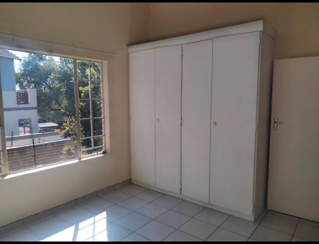 2 BEDROOM TOWNHOUSE FOR SALE IN SONNEGLANS